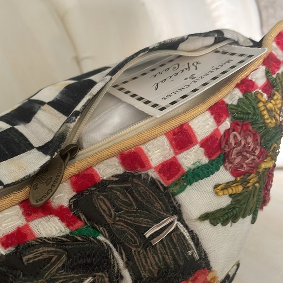 MacKenzi Child Santa pillow - Picture 6 of 6